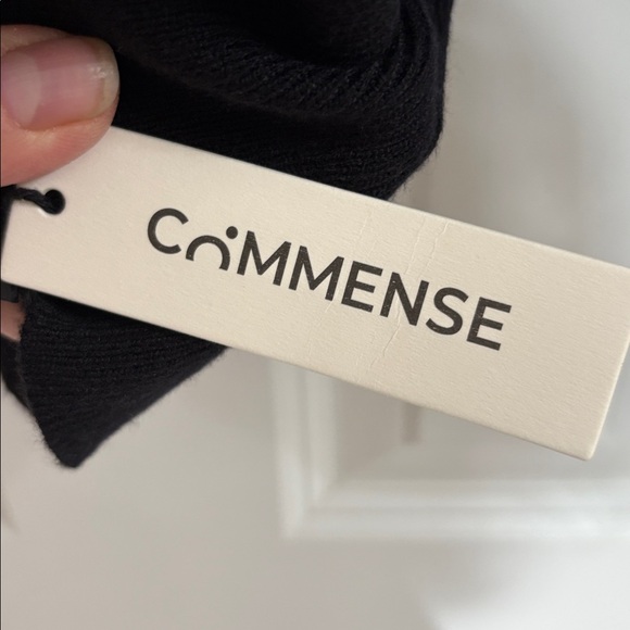 Commence Elegant Gold Metal Button V-neck Cardigan Black Sweater - Picture 8 of 10